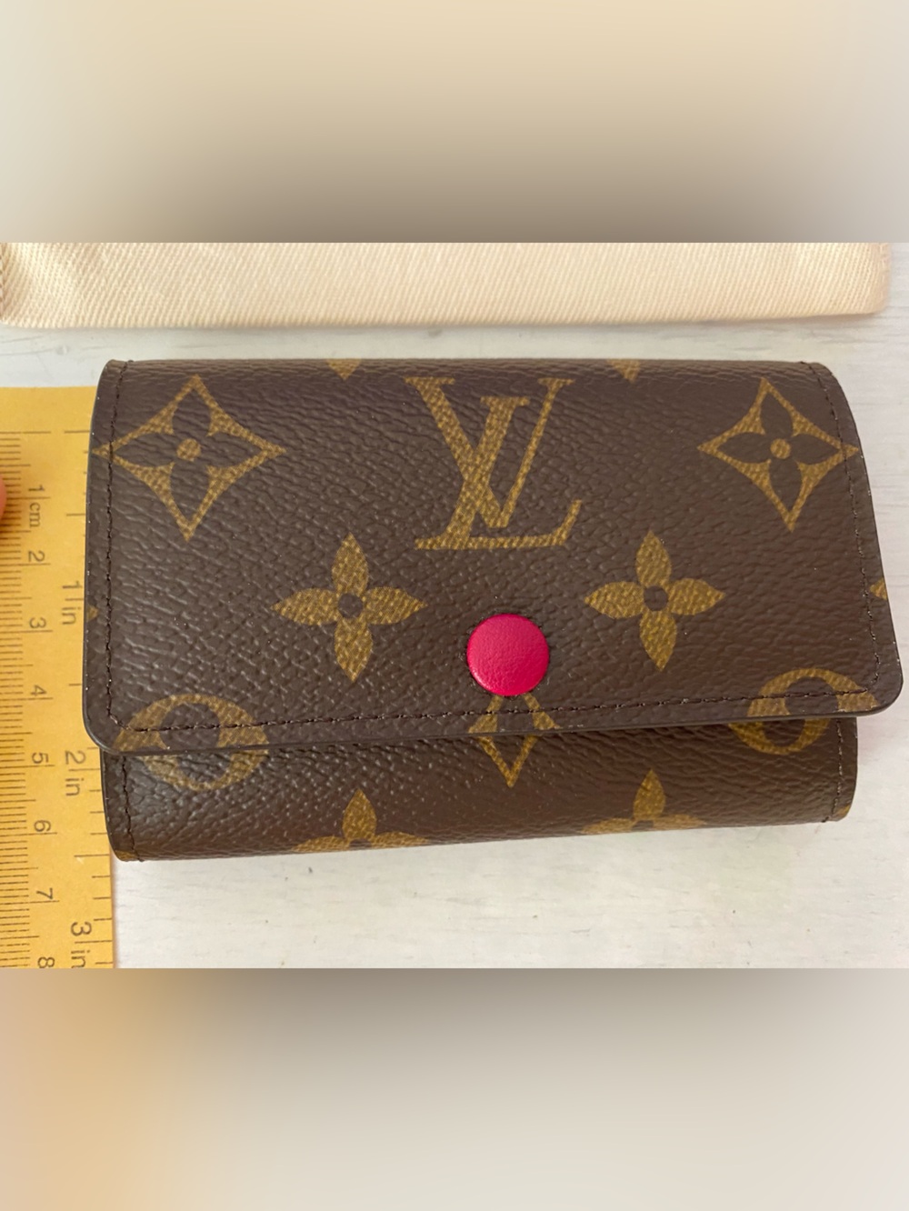 LOUIS VUITTON Monogram 6 Key Multicles Holder | LV Canvas w Fuchsia Leather - Picture 11 of 15